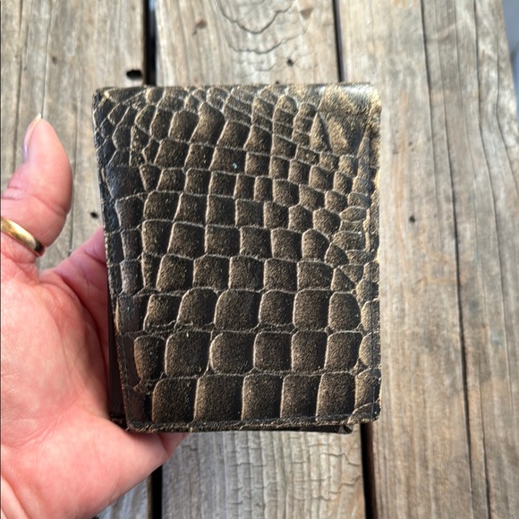 Black Crocodile Embossed Card Holder - Picture 10 of 14